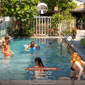 Hoianese Lip Lip Pool Хойан